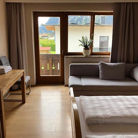 Ehenbichl Wei Wei'S Hostel מראה חיצוני תמונה