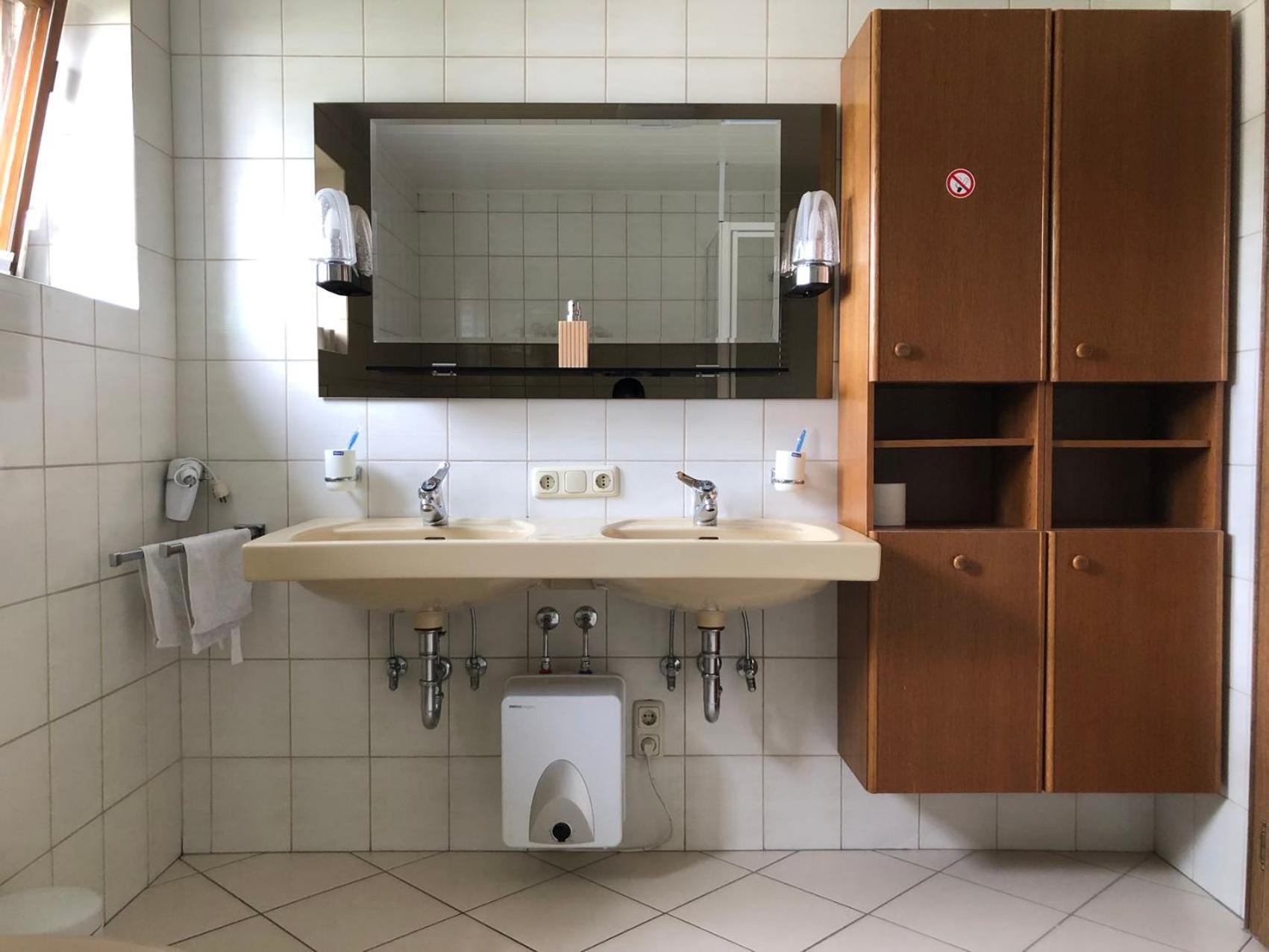 Ehenbichl Wei Wei'S Hostel מראה חיצוני תמונה