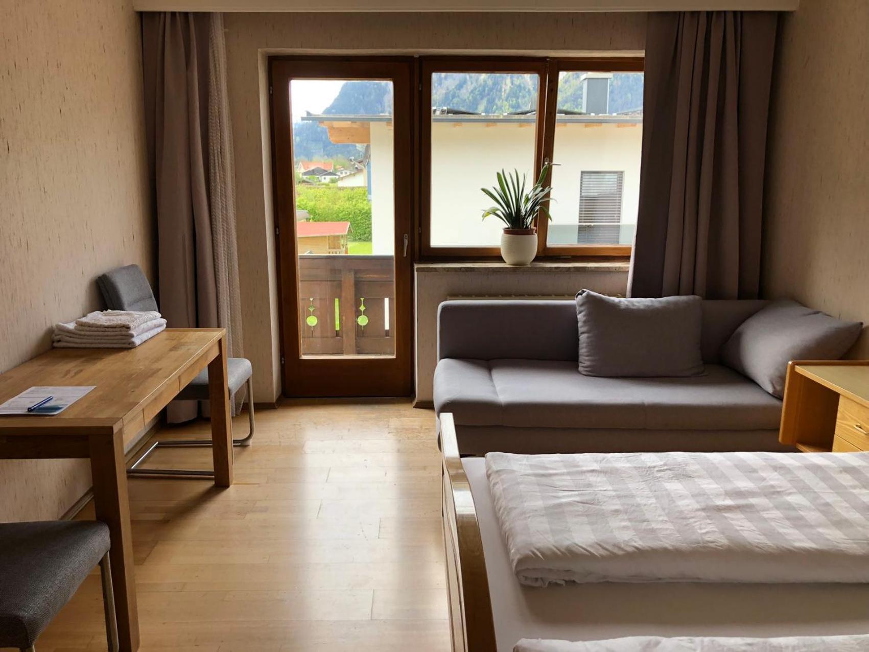 Ehenbichl Wei Wei'S Hostel מראה חיצוני תמונה